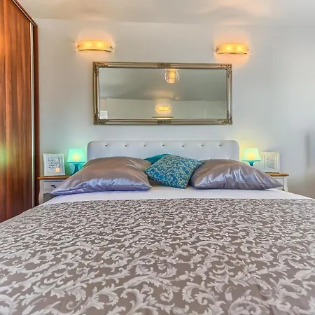 In Olive Grove Close To Split And Trogir Appartement *